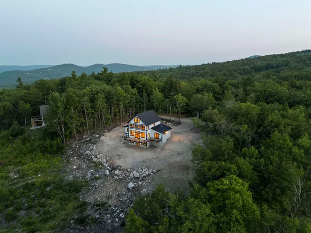 $1,299,000 | 19 Passaconway Road, Ossipee, NH 03814