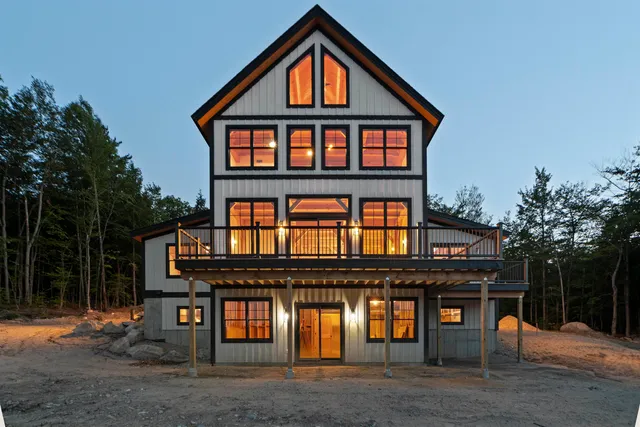 $1,299,000 | 19 Passaconway Road, Ossipee, NH 03814