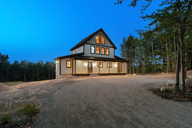 $1,299,000 | 19 Passaconway Road, Ossipee, NH 03814