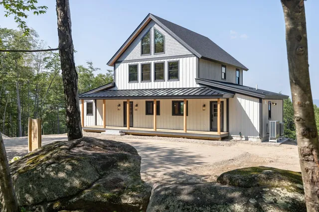 $1,299,000 | 19 Passaconway Road, Ossipee, NH 03814