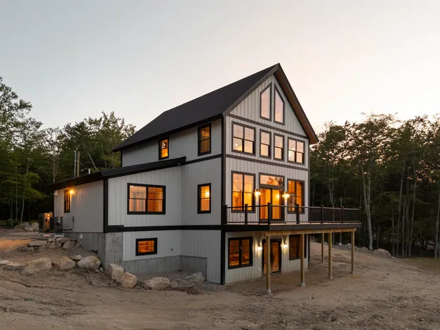 $1,299,000 | 19 Passaconway Road, Ossipee, NH 03814