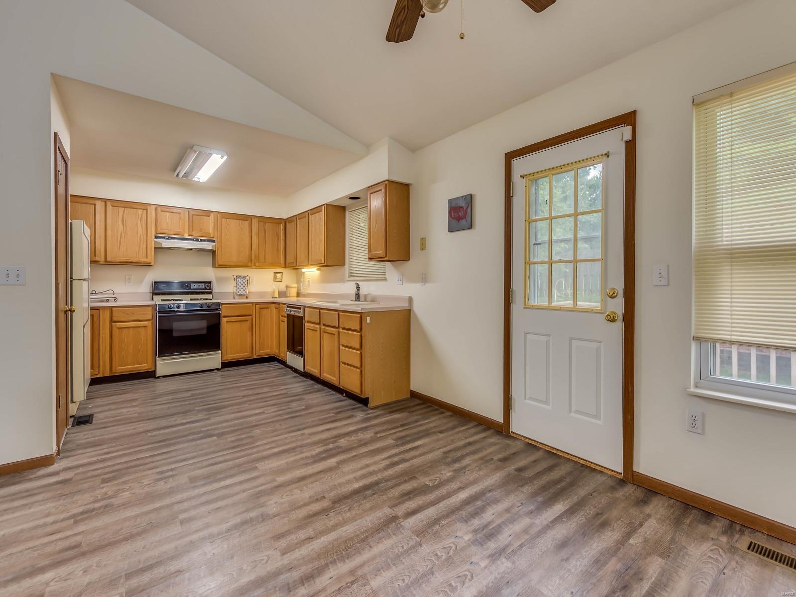 866 Misty Valley Road O'Fallon, IL 62269 - Photo 8 of 30 Gallery Image 8