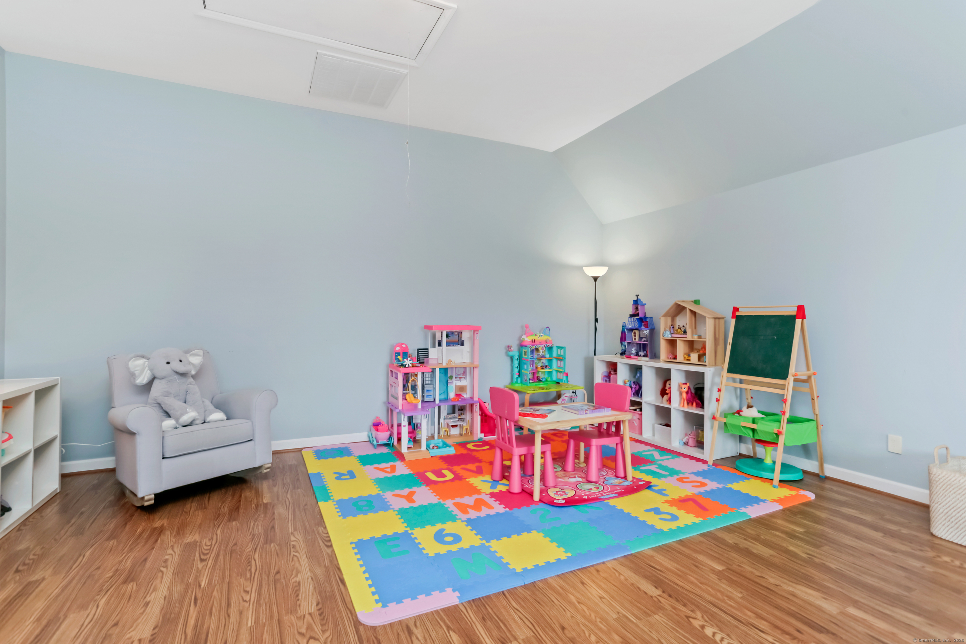 162 Country Road, Unit 162 Fairfield, CT 06824 - Photo 25 of 33