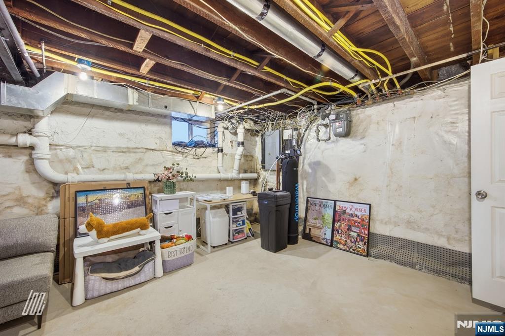 331 Undercliff Avenue Edgewater, NJ 07020 - Photo 36 of 45 a utility room with dryer and washer