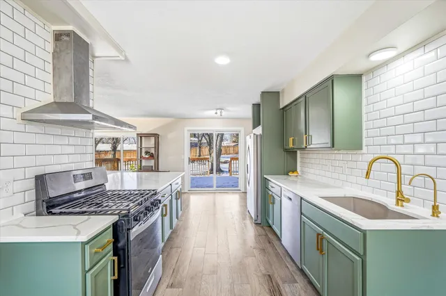 $399,900 | 8200 Foothill Road South, Cottage Grove, MN 55016