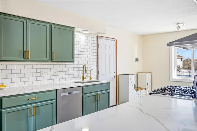 $399,900 | 8200 Foothill Road South, Cottage Grove, MN 55016