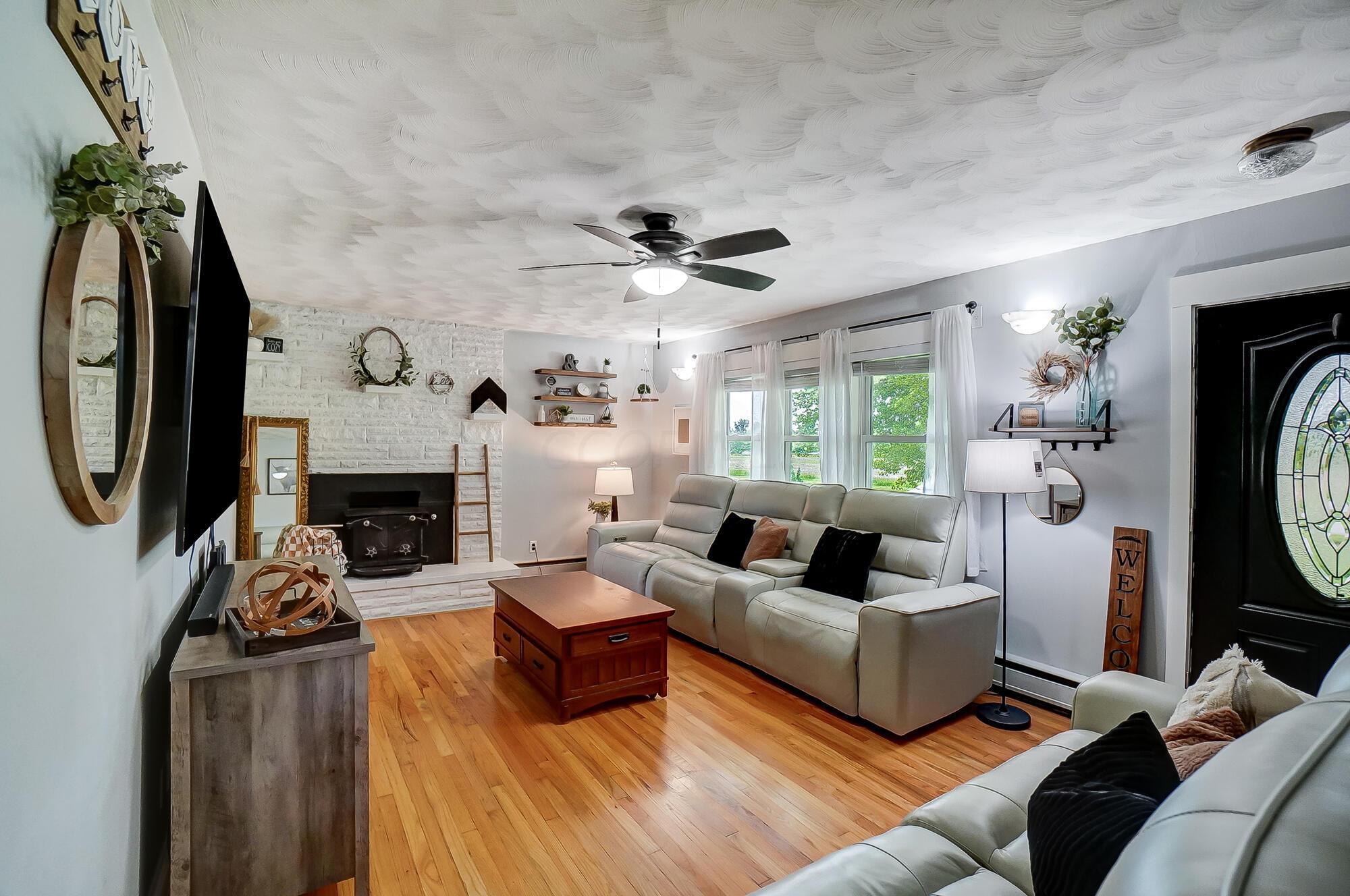 8782 Currier Road Plain City, OH 43064 - Photo 6 of 28 Living Room