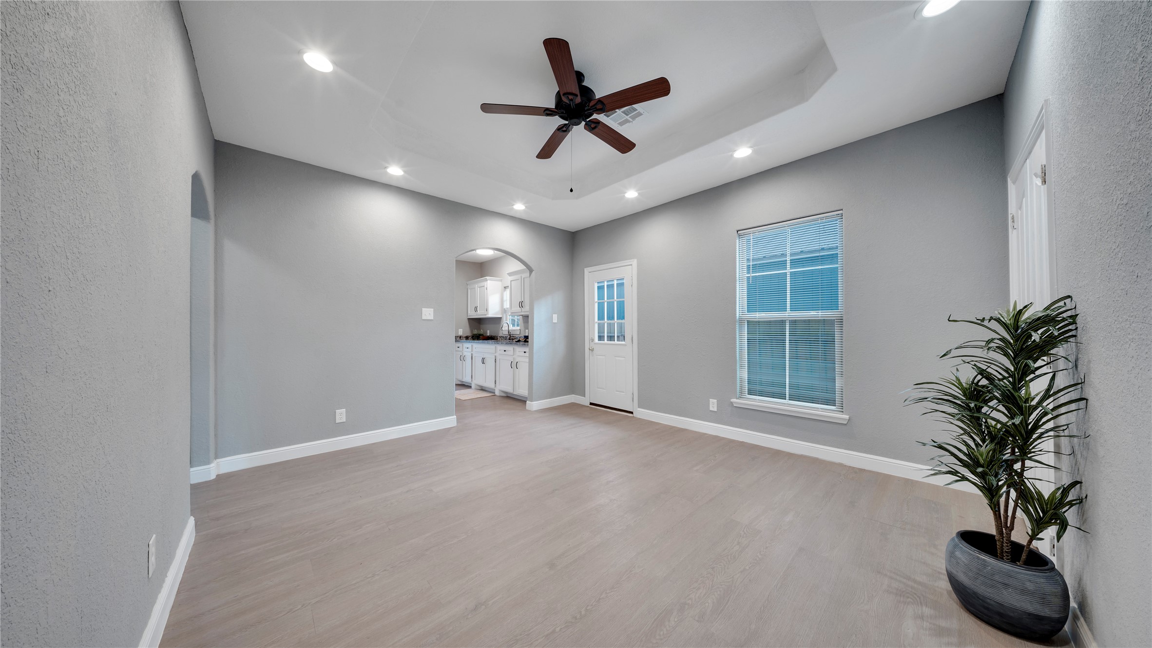 8214 Peekskill Lane Houston, TX 77075 - Photo 8 of 26