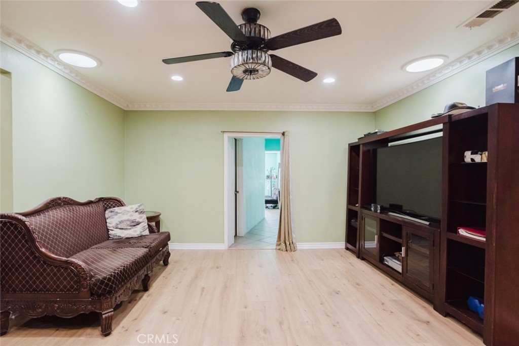 11338 Dronfield Avenue Pacoima, CA 91331 - Photo 7 of 46