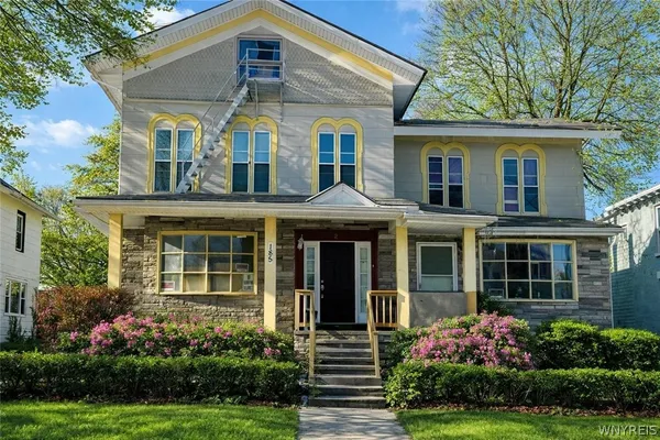 $299,900 | 185 Pine Street, Lockport City, NY 14094