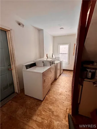 $299,900 | 185 Pine Street, Lockport City, NY 14094