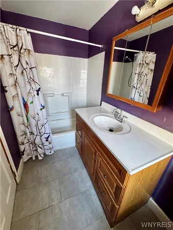 $299,900 | 185 Pine Street, Lockport City, NY 14094