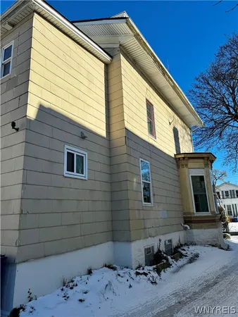 $299,900 | 185 Pine Street, Lockport City, NY 14094