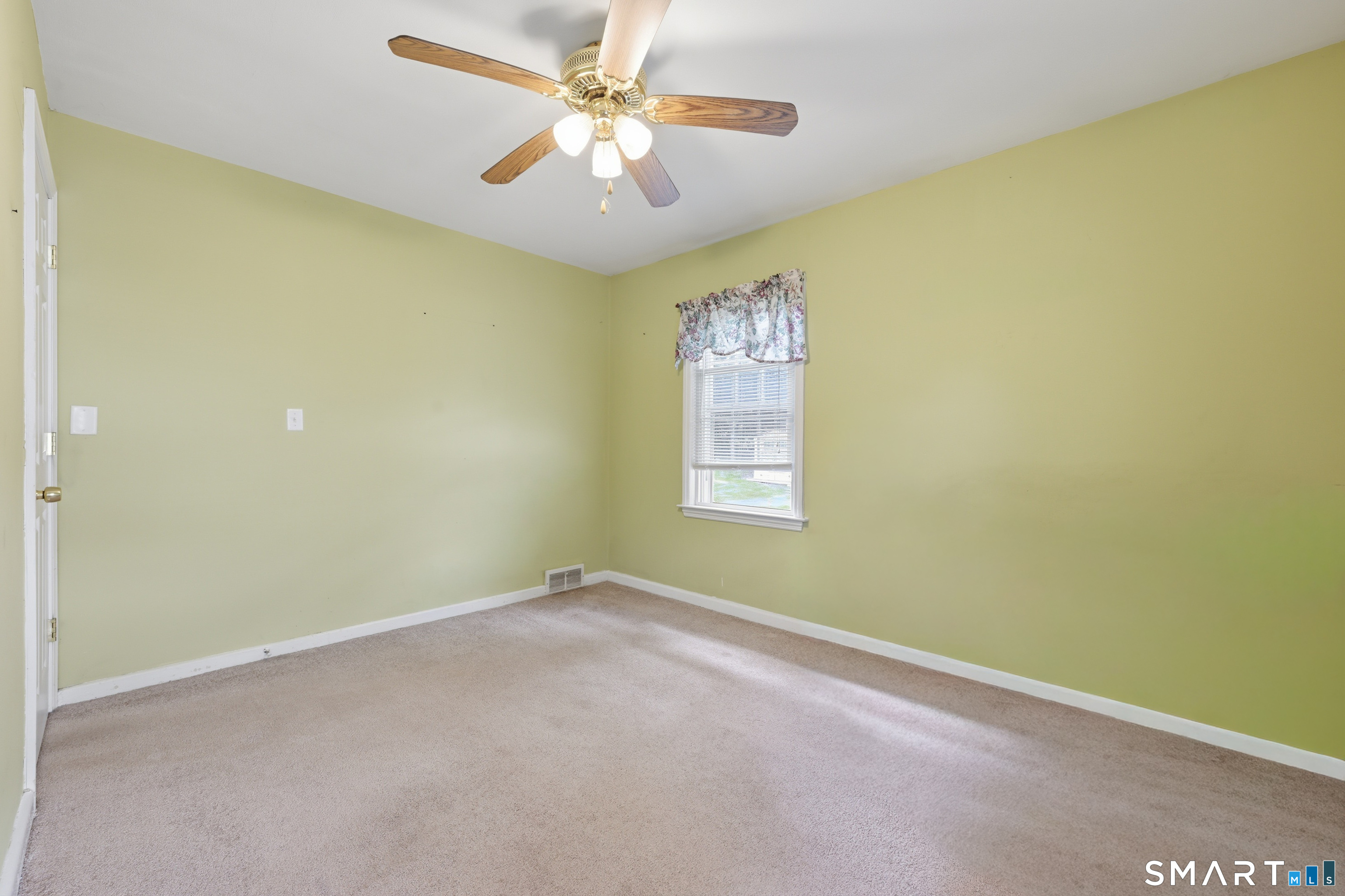 150 Clough Road Waterbury, CT 06708 - Photo 16 of 29 Gallery Image 16