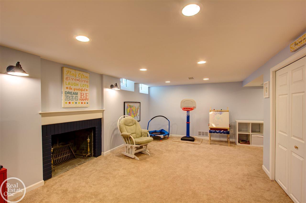 1130 South Oxford Road Grosse Pointe, MI 48236 - Photo 39 of 48 31350591-38.JPG
