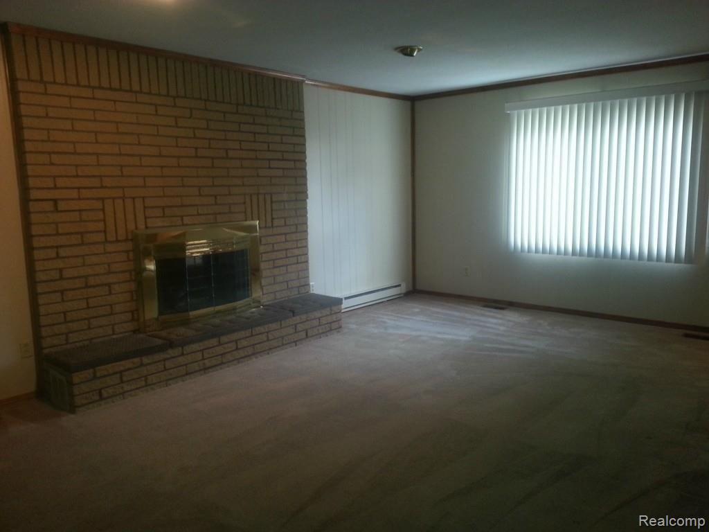 15740 Kingsley Road Southgate, MI 48195 - Photo 9 of 24 FAMILYROOM