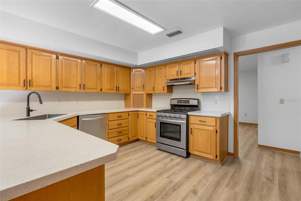 17000 Red Bird Road Winter Garden, FL 34787 - Photo 20 of 46 Kitchen