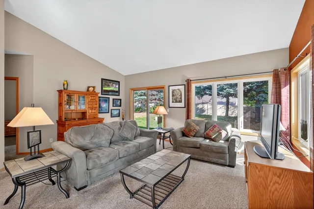 $275,000 | 13471 Pine View Lane, Lindstrom, MN 55045