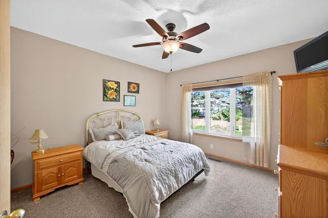 $275,000 | 13471 Pine View Lane, Lindstrom, MN 55045