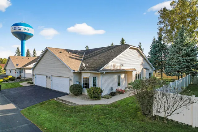 $275,000 | 13471 Pine View Lane, Lindstrom, MN 55045