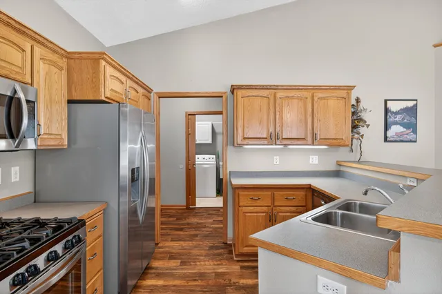 $275,000 | 13471 Pine View Lane, Lindstrom, MN 55045