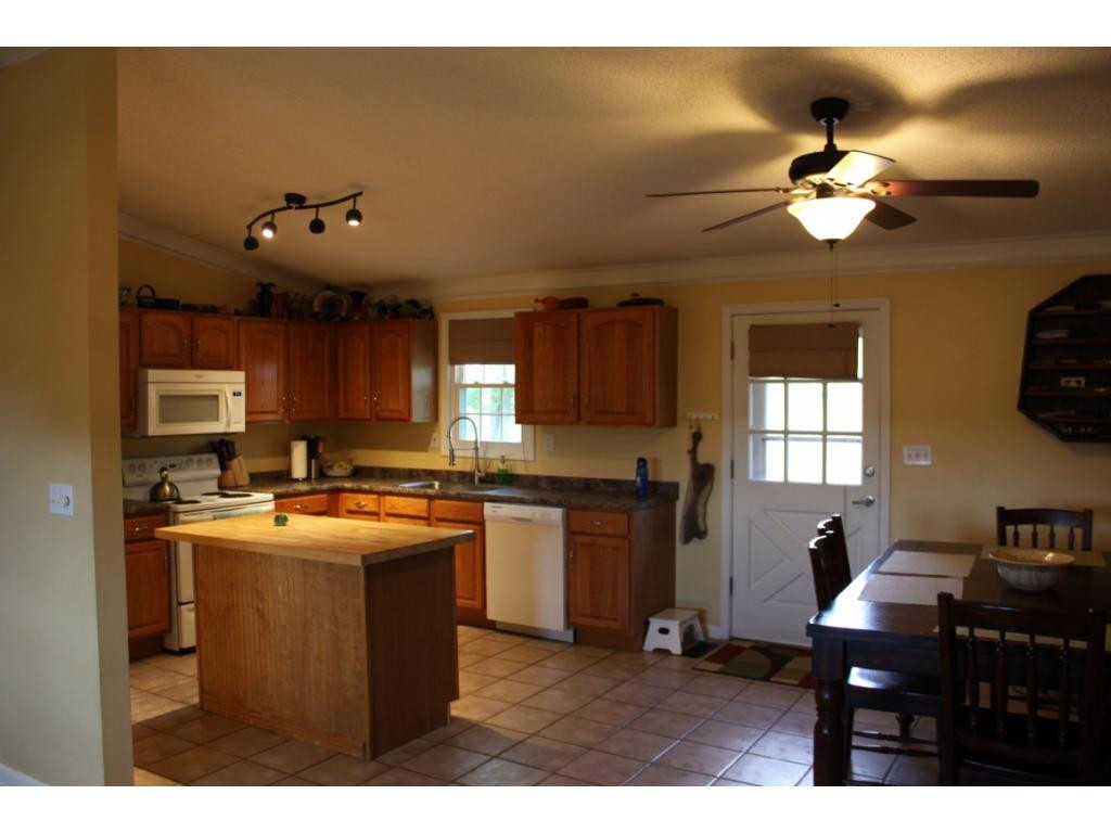 812 Old Stage Road Gray, TN 37615 - Photo 6 of 20 Photo 6