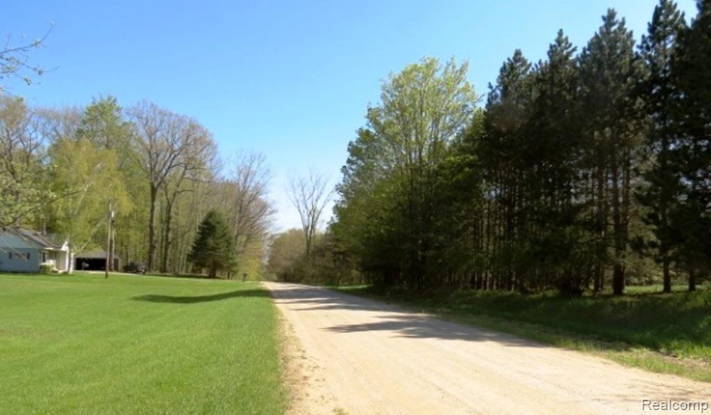 10531 South 15 Road Cadillac, MI 49601 - Photo 3 of 11 3.jpg
