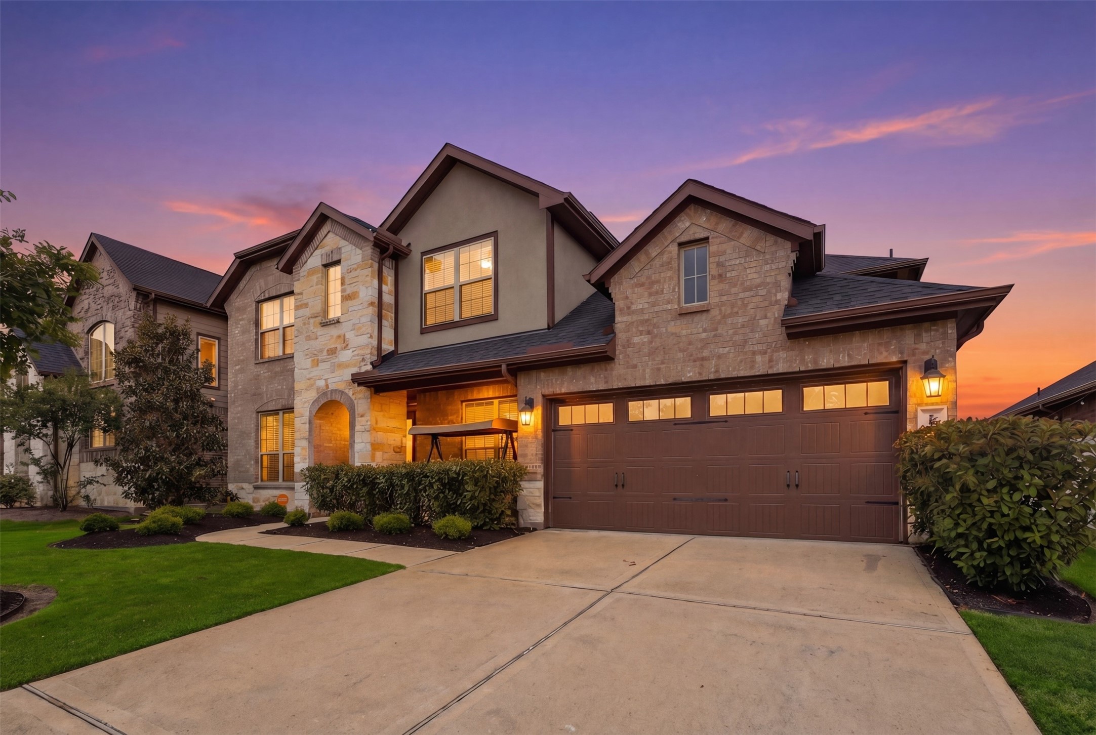 5803 Metaphor Way Rosenberg, TX 77469 - Photo 3 of 37 Front view during dusk. A beautiful evening picture.