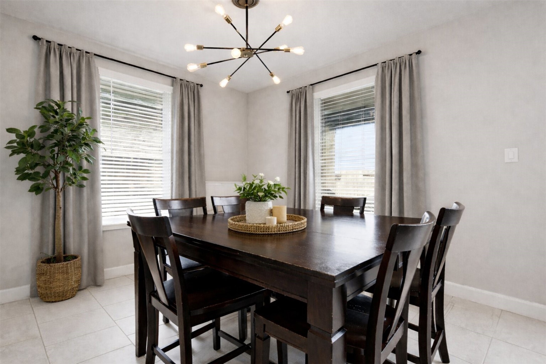 5803 Metaphor Way Rosenberg, TX 77469 - Photo 10 of 37 Breakfast nook - AI Decorated