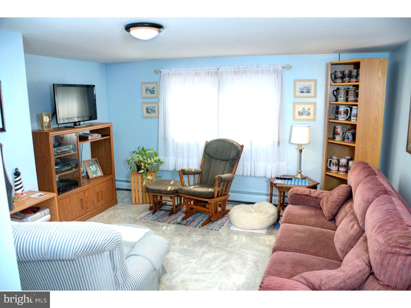 144 Wambold Road Green Lane, PA 18054 - Photo 11 of 22 Family Room