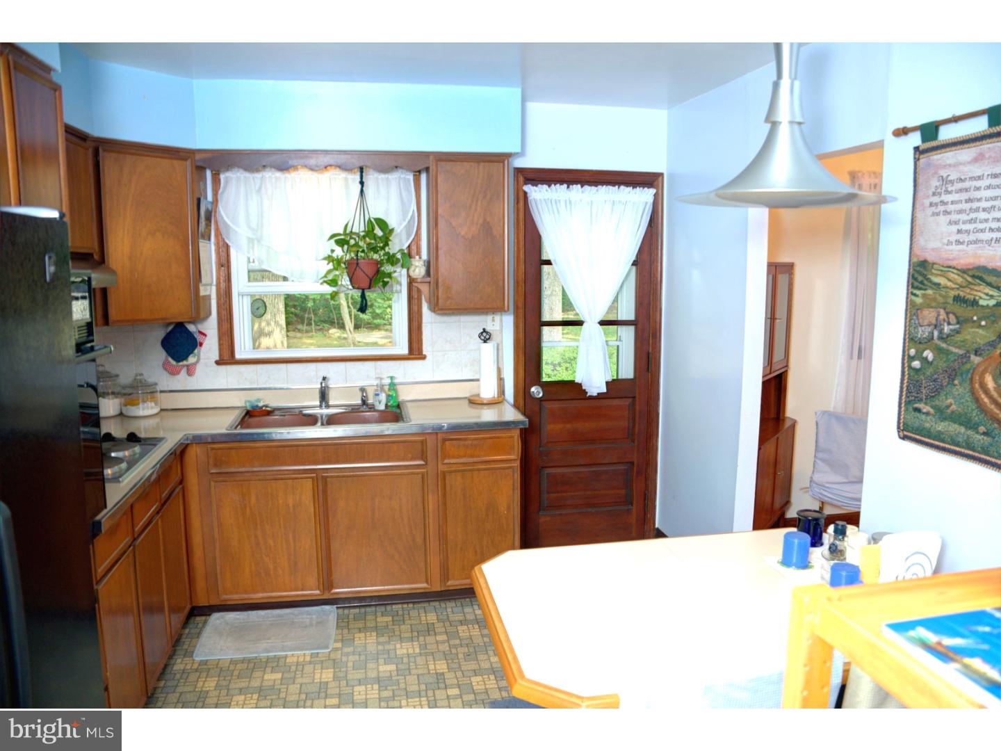 144 Wambold Road Green Lane, PA 18054 - Photo 10 of 22 Kitchen