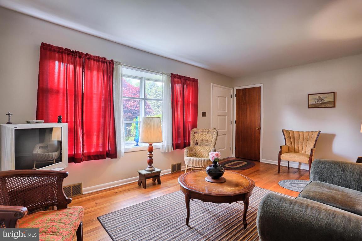 75 Quaker Hills Road Lancaster, PA 17603 - Photo 6 of 18 Gallery Image 6