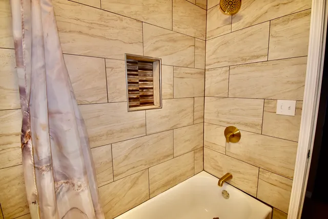 $279,999 | 1914 Elim Avenue, Zion, IL 60099