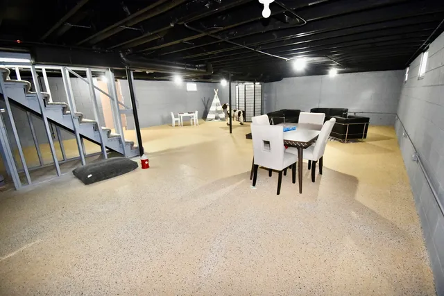 $279,999 | 1914 Elim Avenue, Zion, IL 60099