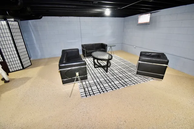 $279,999 | 1914 Elim Avenue, Zion, IL 60099