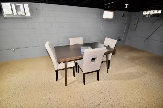 $279,999 | 1914 Elim Avenue, Zion, IL 60099