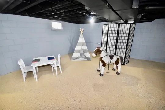 $279,999 | 1914 Elim Avenue, Zion, IL 60099