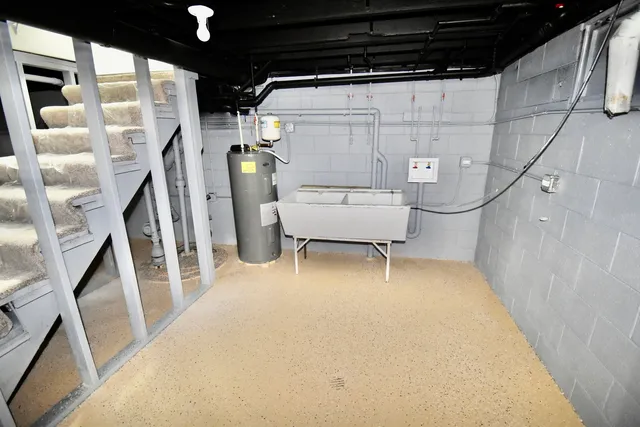 $279,999 | 1914 Elim Avenue, Zion, IL 60099