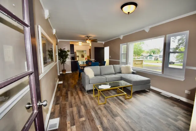 $279,999 | 1914 Elim Avenue, Zion, IL 60099