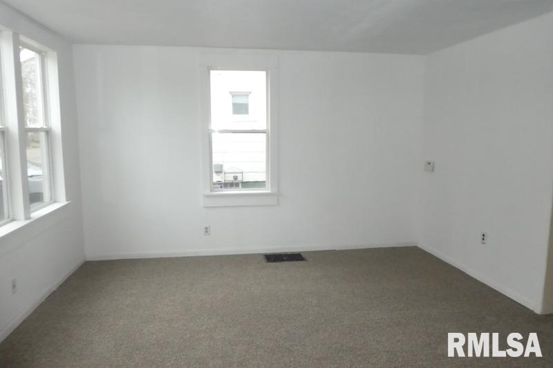 827 Henrietta Street Springfield, IL 62704 - Photo 3 of 23 Gallery Image 3