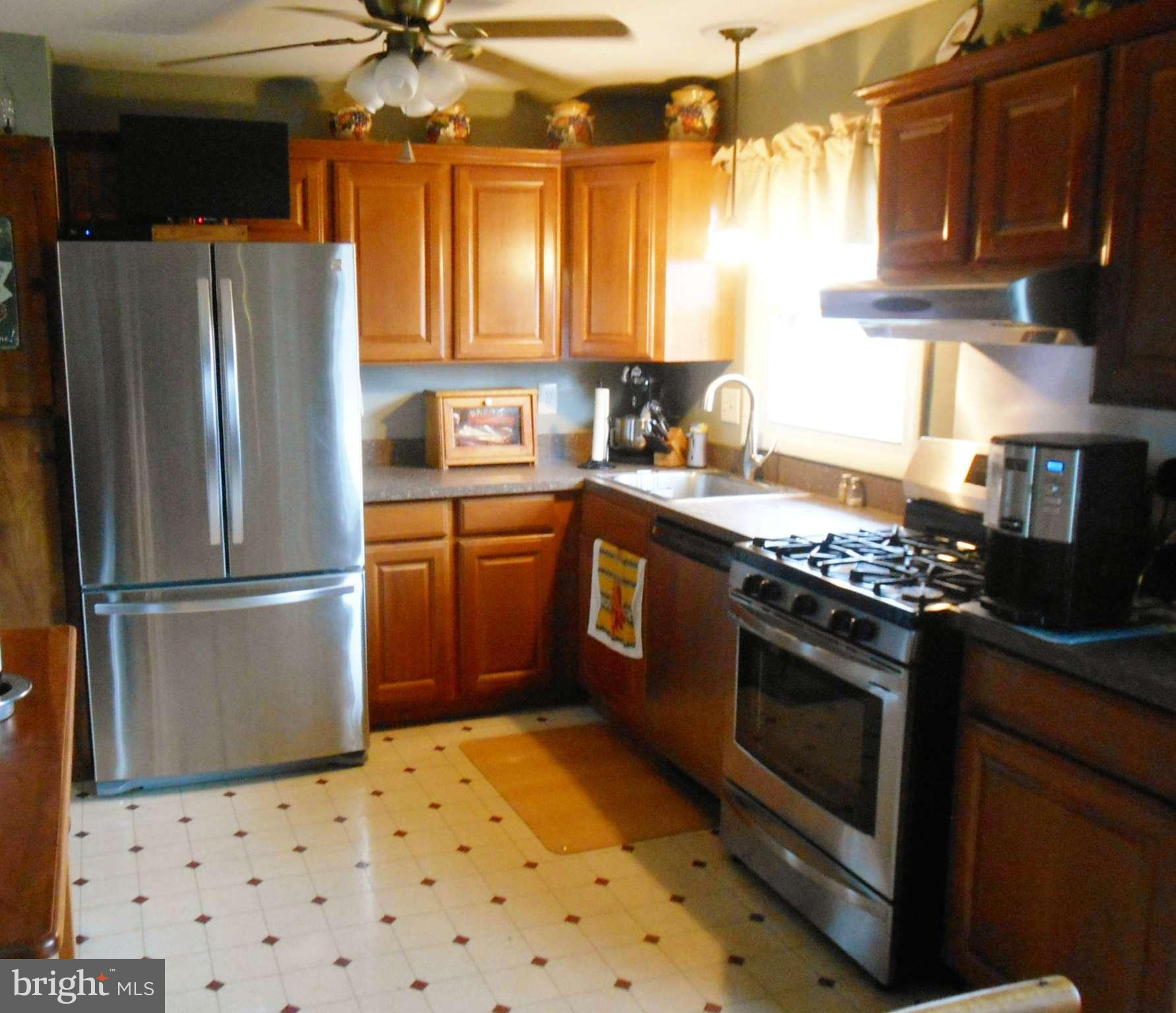 6611 Bucknell Road Bryans Road, MD 20616 - Photo 4 of 17 Kitchen