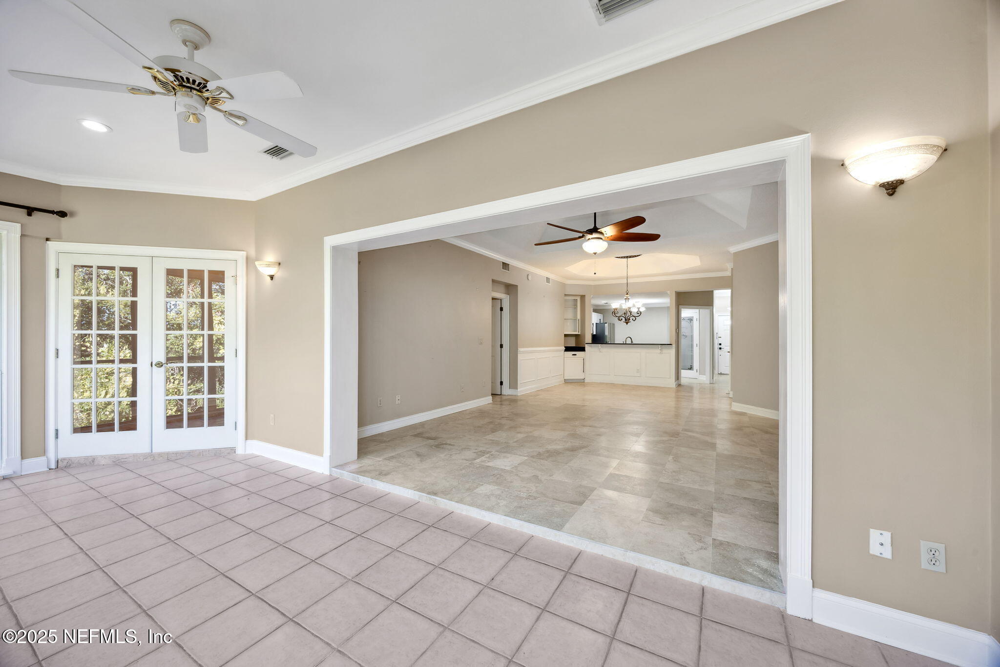 300 Bermuda Bay Circle, Unit 304 Ponte Vedra Beach, FL 32082 - Photo 14 of 42 a view of an entryway with a chandelier