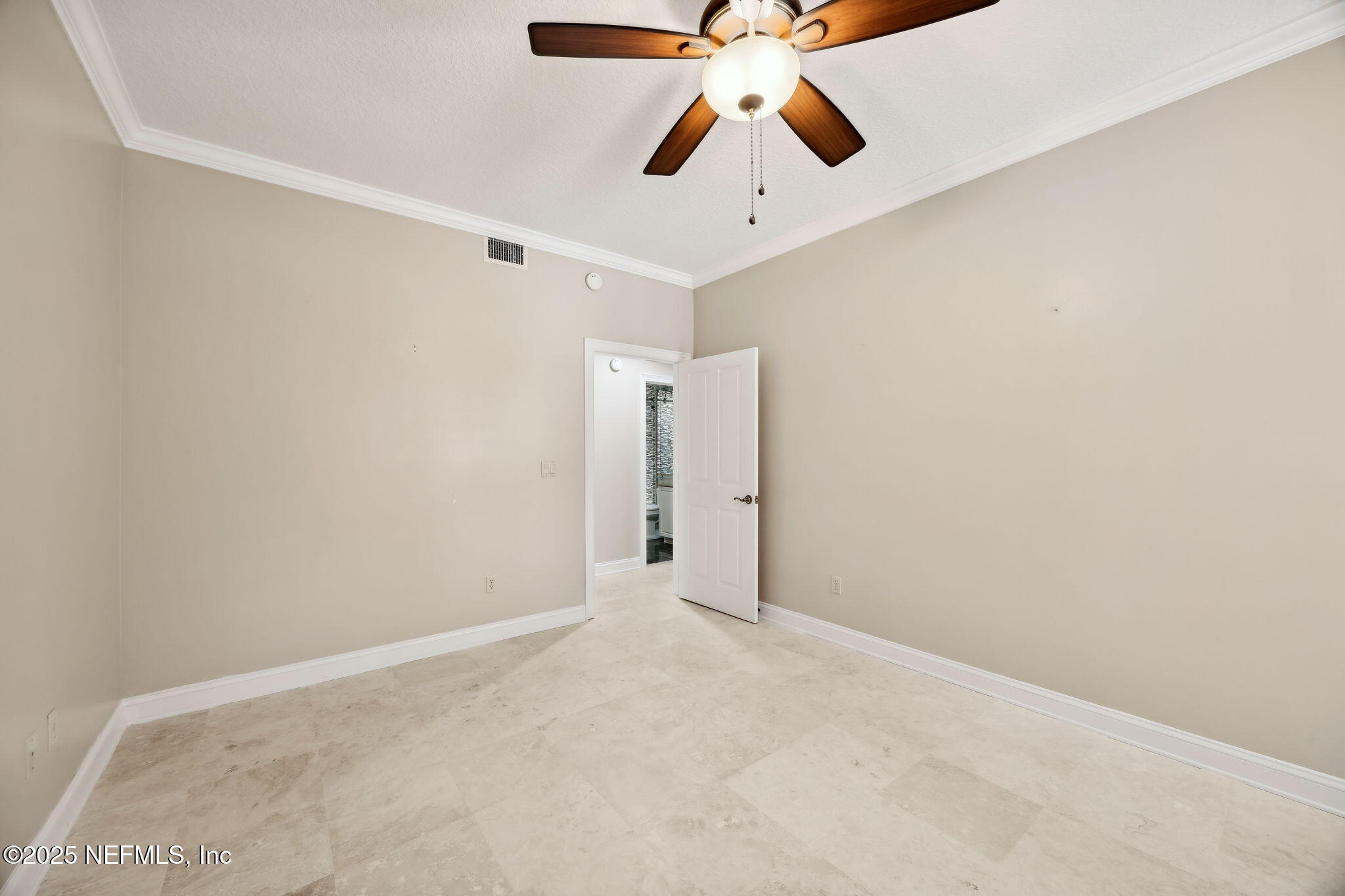 300 Bermuda Bay Circle, Unit 304 Ponte Vedra Beach, FL 32082 - Photo 29 of 42 an empty room