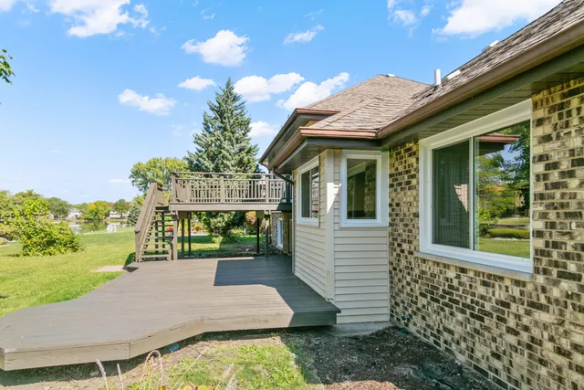 $359,700 | 19520 Lake Lynwood Drive, Lynwood, IL 60411