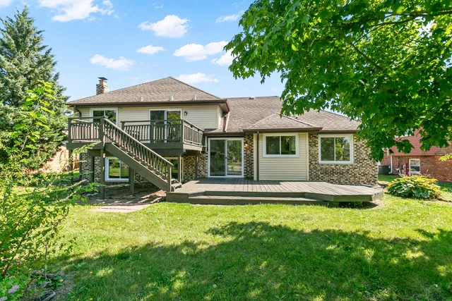 $359,700 | 19520 Lake Lynwood Drive, Lynwood, IL 60411