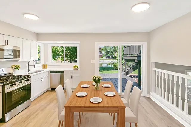 $359,700 | 19520 Lake Lynwood Drive, Lynwood, IL 60411