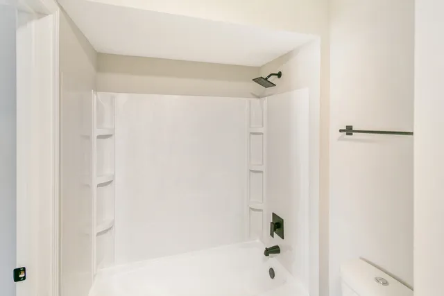 $359,700 | 19520 Lake Lynwood Drive, Lynwood, IL 60411