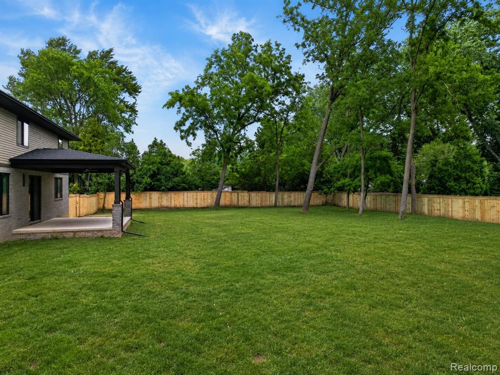 31130 Lahser Road Beverly Hills, MI 48025 - Photo 45 of 50