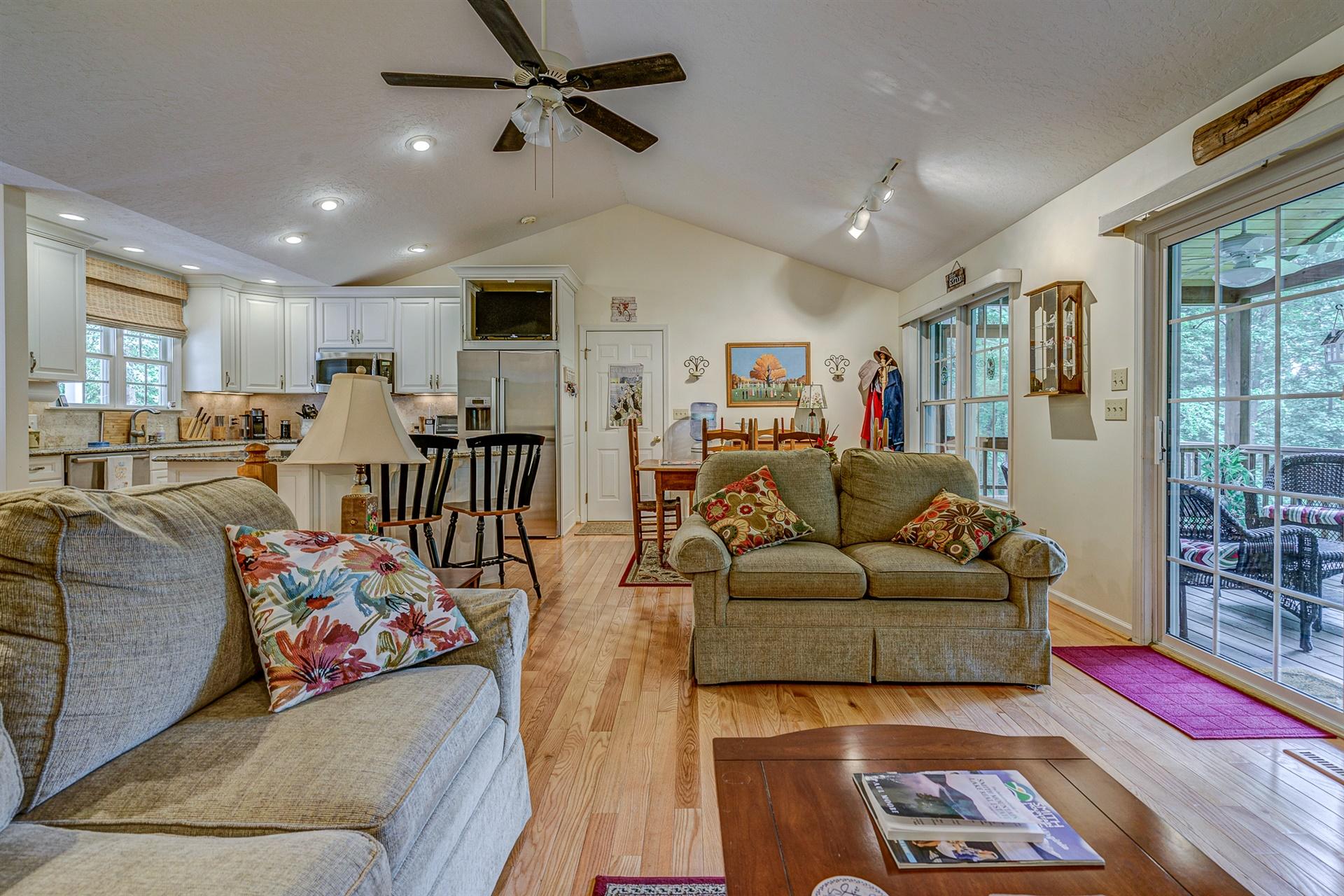 111 Woodley Road Moneta, VA 24121 - Photo 14 of 54 14-111 Woodley Rd 014
