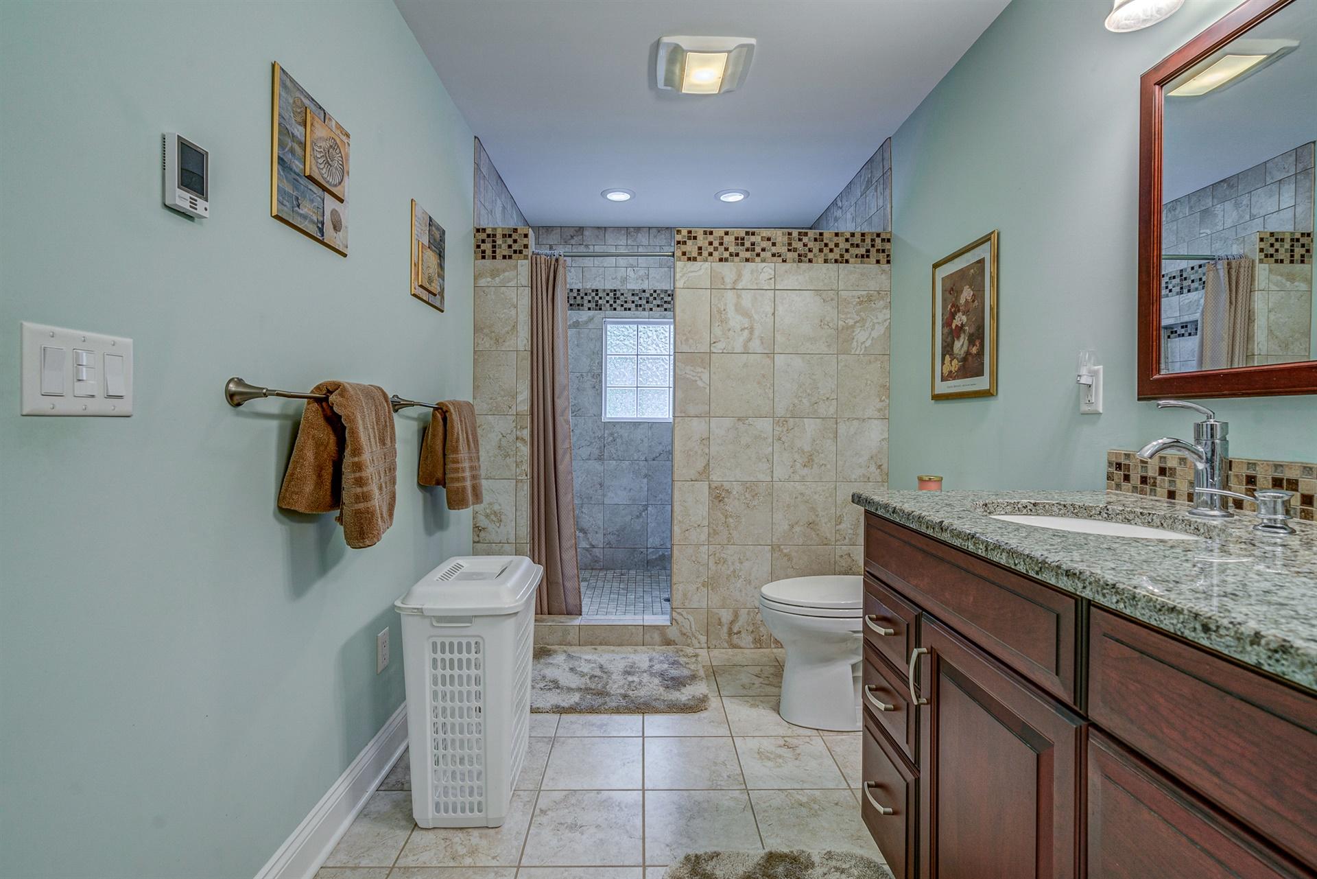 111 Woodley Road Moneta, VA 24121 - Photo 27 of 54 27-111 Woodley Rd 027